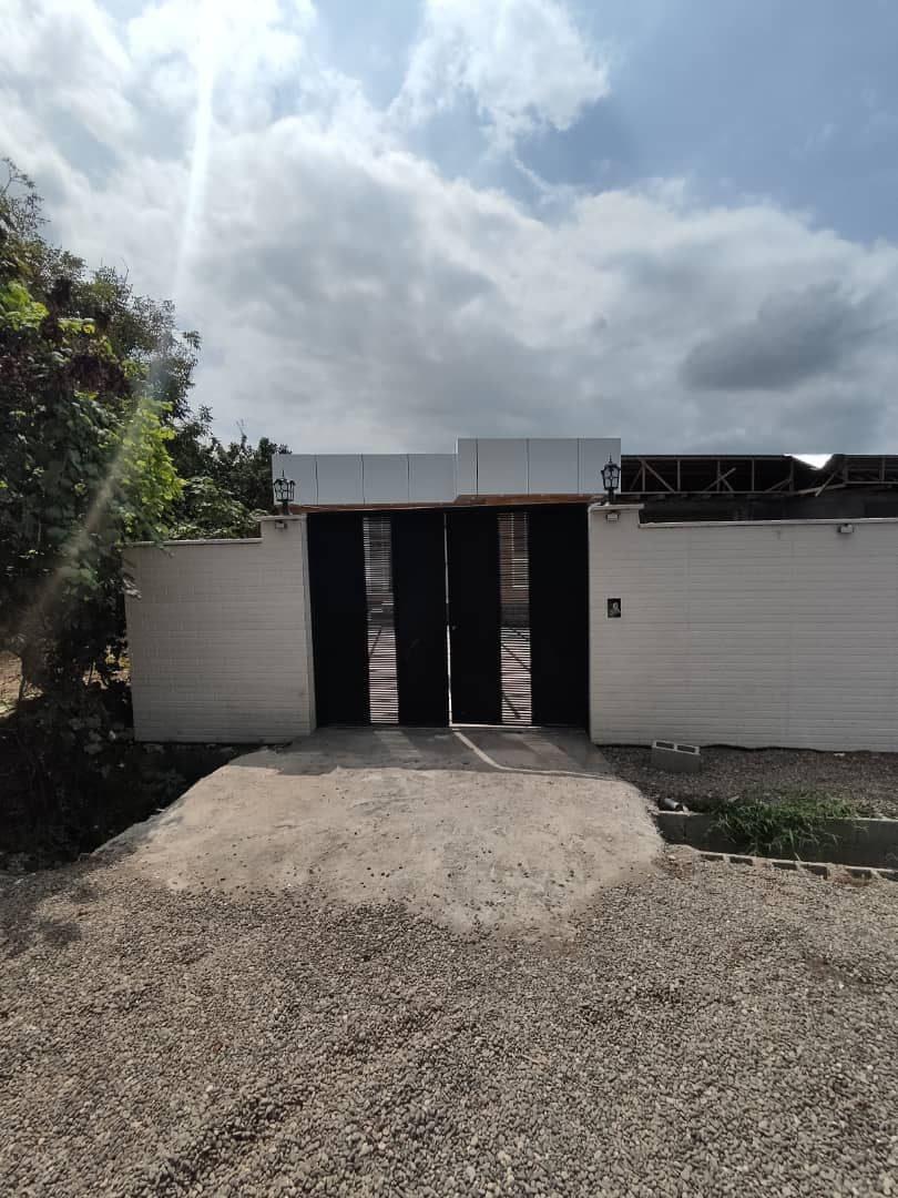 ویلافلت مدرن نوساز با امکانات لوکس در خشکبیجار