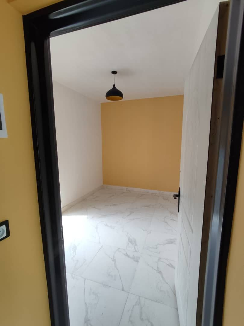 ویلافلت مدرن نوساز با امکانات لوکس در خشکبیجار