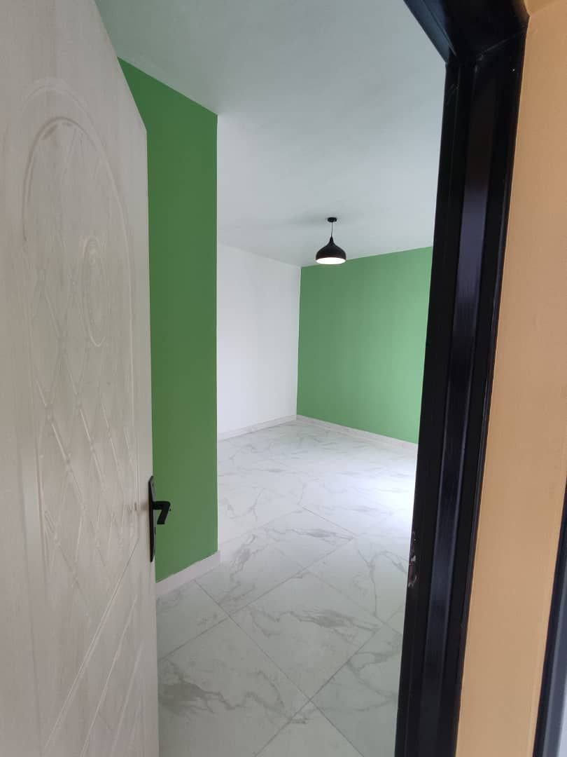 ویلافلت مدرن نوساز با امکانات لوکس در خشکبیجار