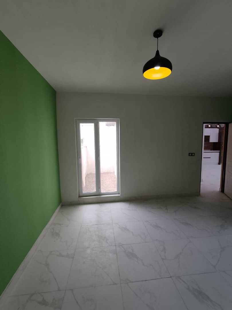 ویلافلت مدرن نوساز با امکانات لوکس در خشکبیجار