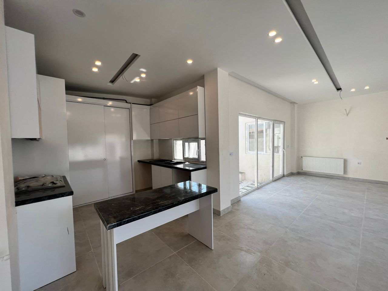 ویلا لوکس ساحلی با استخر در زیبا کنار،گیلان