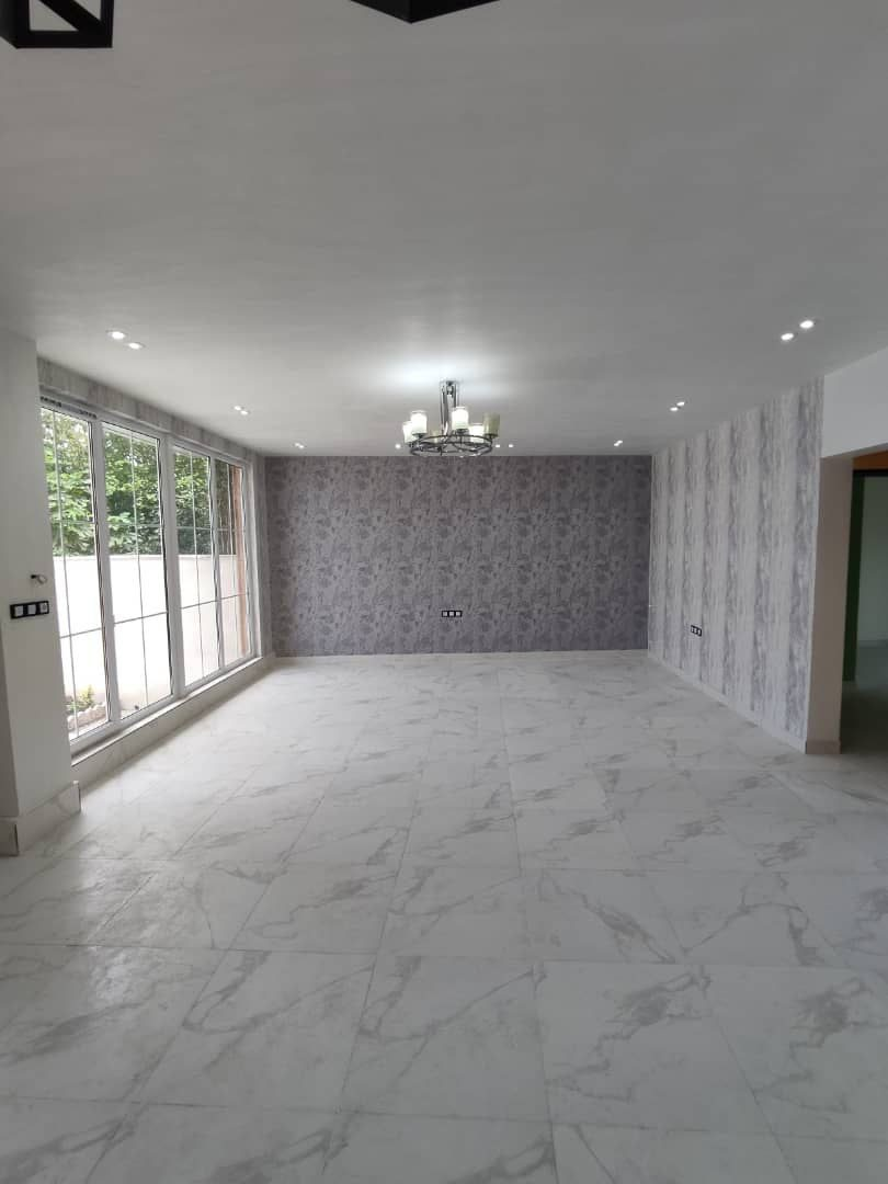 ویلافلت مدرن نوساز با امکانات لوکس در خشکبیجار