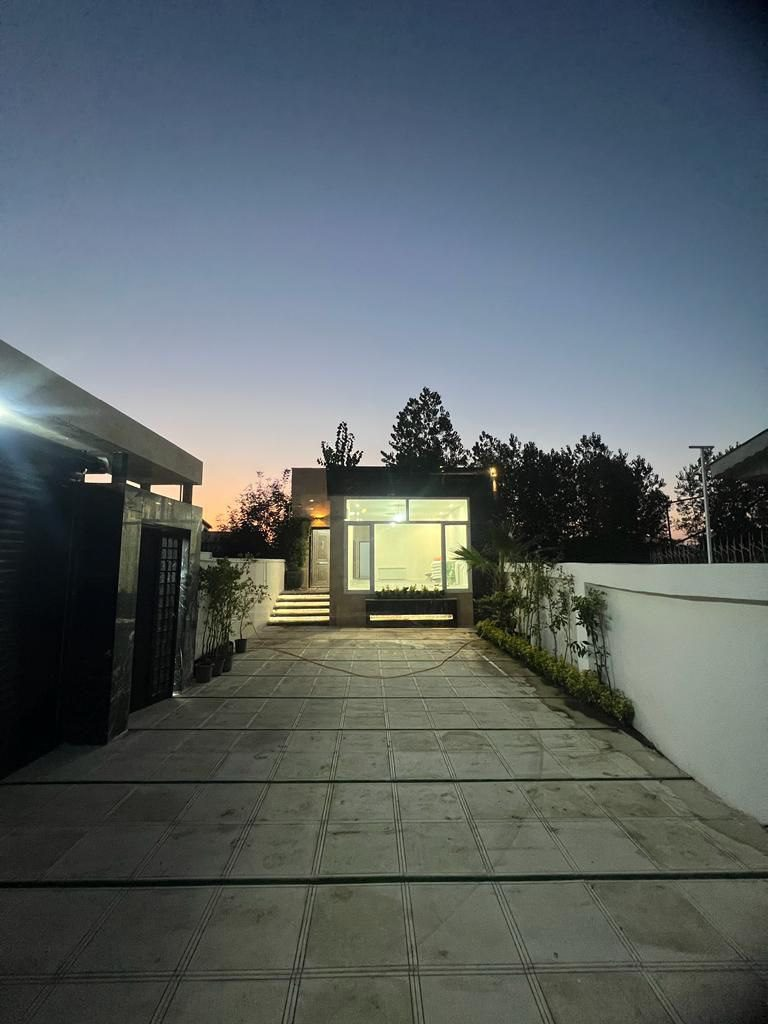 ویلا زیبا کنار با مشخصات عالی و قیمت مناسب