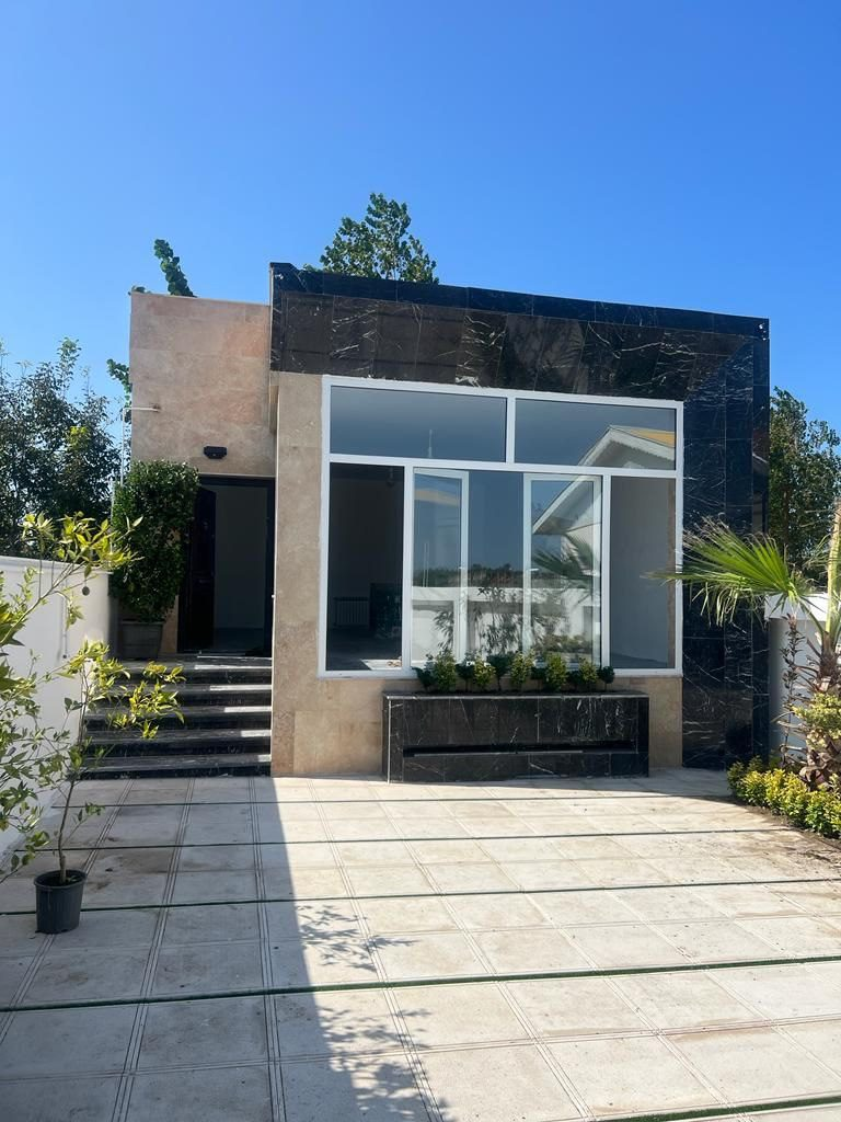 ویلا زیبا کنار با مشخصات عالی و قیمت مناسب