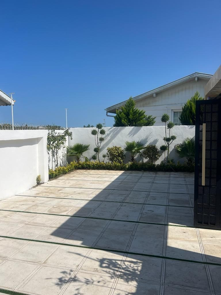 ویلا زیبا کنار با مشخصات عالی و قیمت مناسب