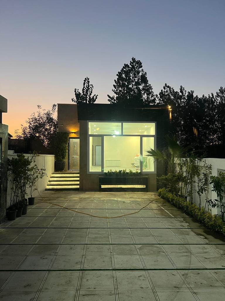 ویلا زیبا کنار با مشخصات عالی و قیمت مناسب