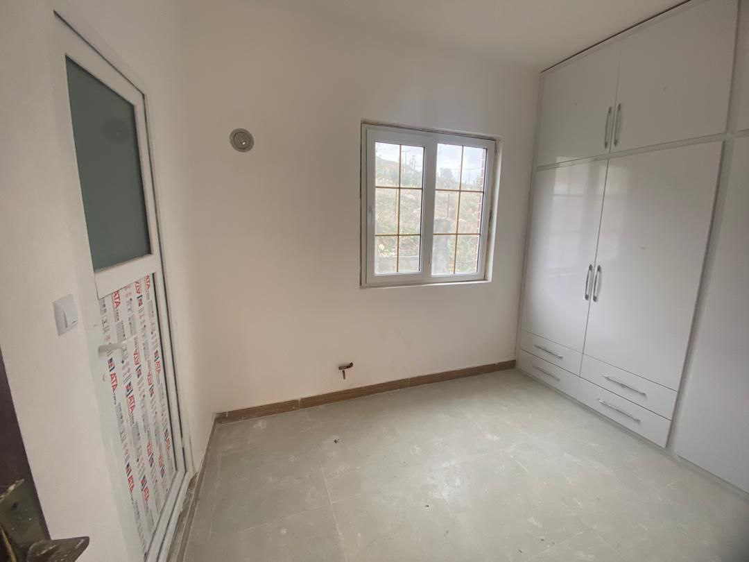 فروش ویلا دو خوابه در دیلمان | 300 متر زمین، 80 متر بنا، ساخت 1404، محصور با دید کوه و جنگل