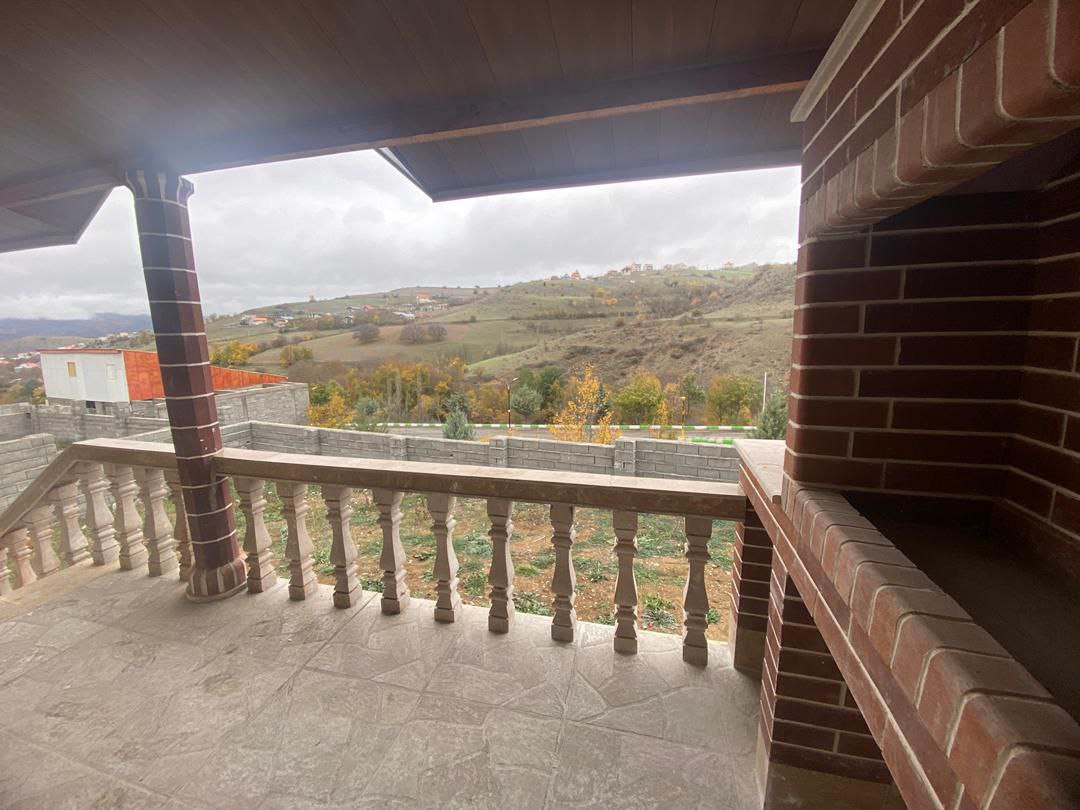 فروش ویلا دو خوابه در دیلمان | 300 متر زمین، 80 متر بنا، ساخت 1404، محصور با دید کوه و جنگل